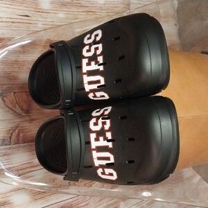 Guess men clogs